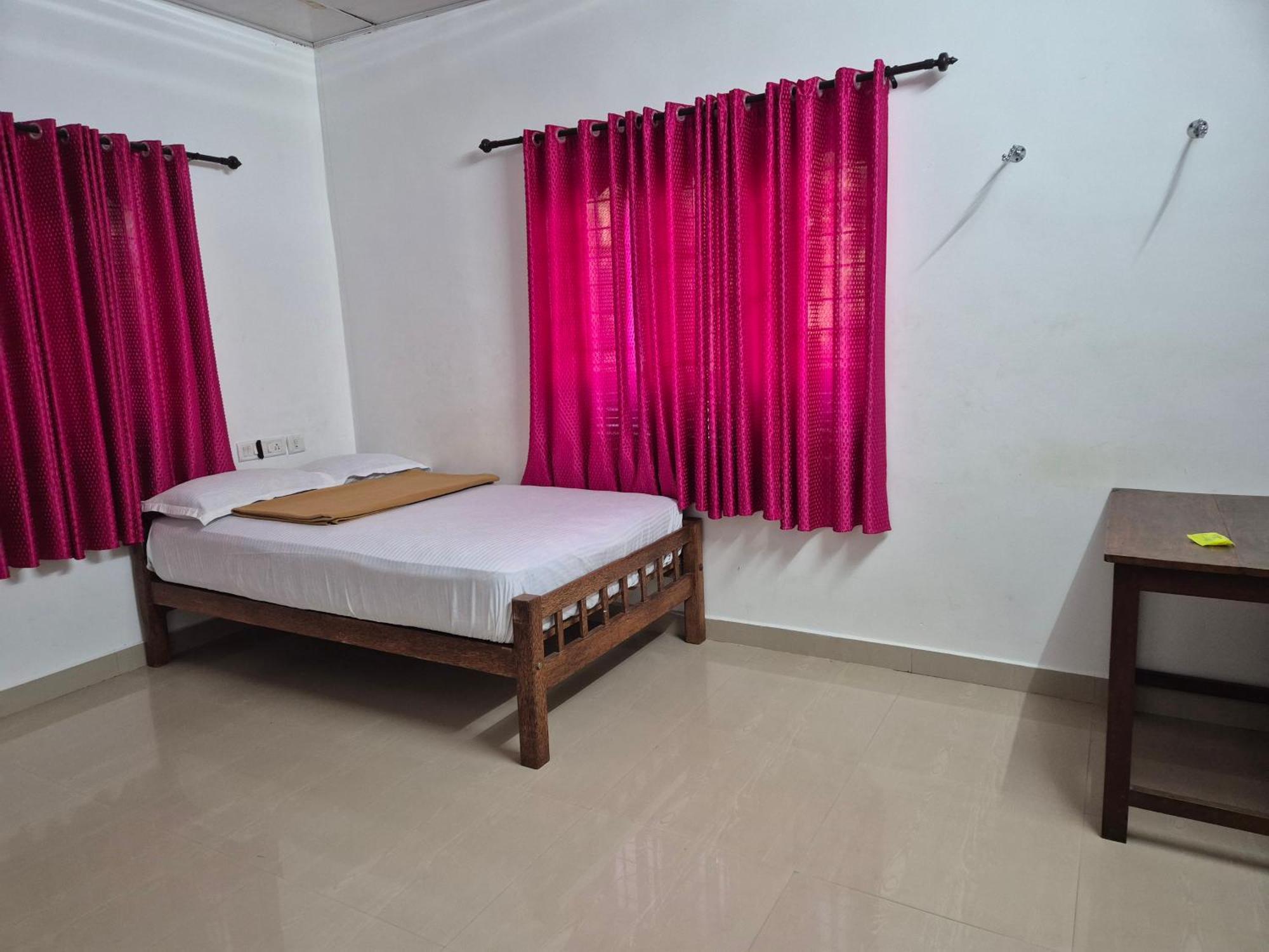 Anivilla Holiday Home Kunjithanny Anachal Rum bild